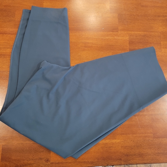 Fabletics High-Waist Minimalist Leggings - Picture 1 of 4